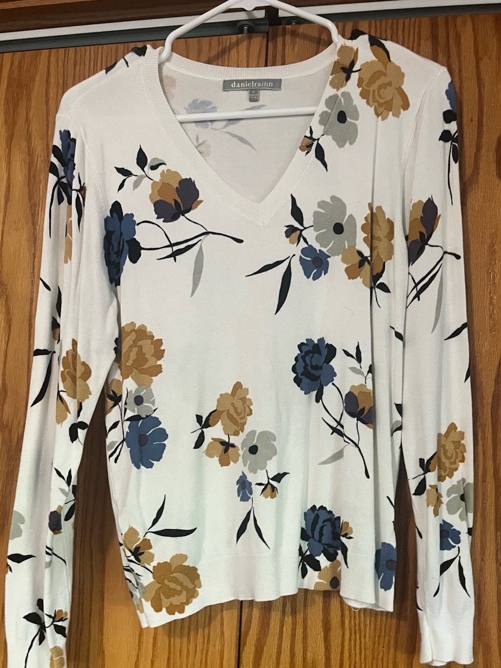 Daniel Rainn Cream V-Neck Long Sleeve Floral Top